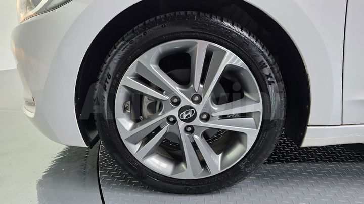 Hyundai Avante 2018 — 5