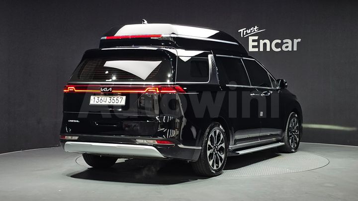 Kia Carnival 2023 — 2