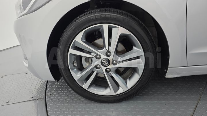 Hyundai Avante 2018 — 5