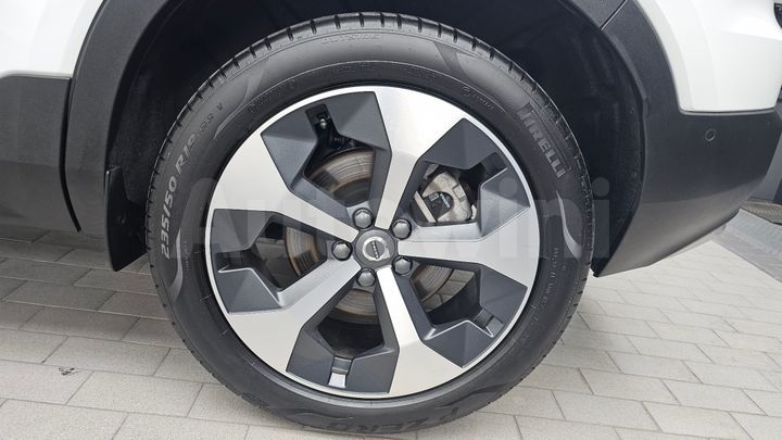 Volvo XC40 2025 — 5