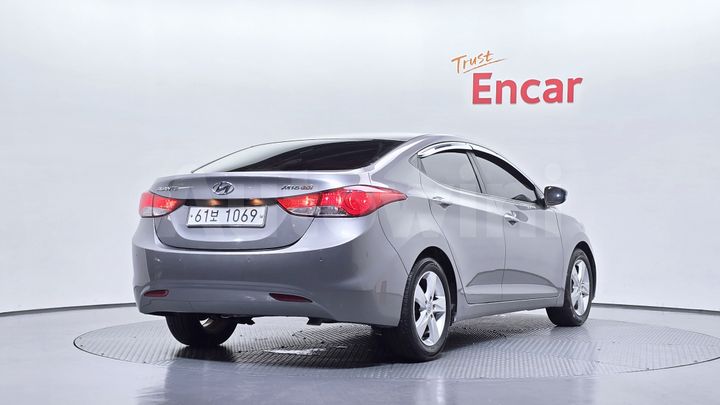 Hyundai Avante 2011 — 2