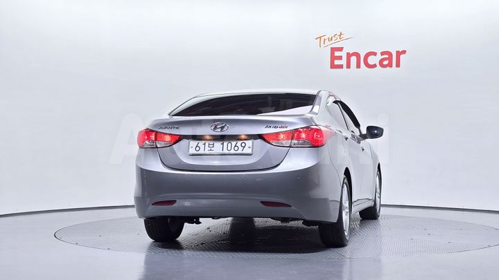 Hyundai Avante 2011 — 4
