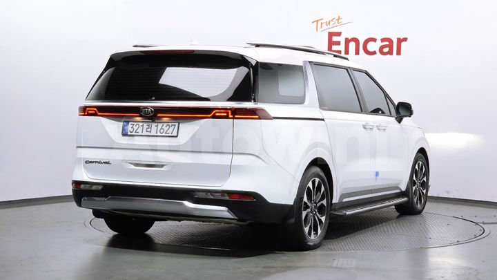Kia Carnival 2021 — 3