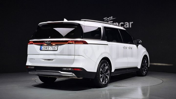 Kia Carnival 2023 — 2