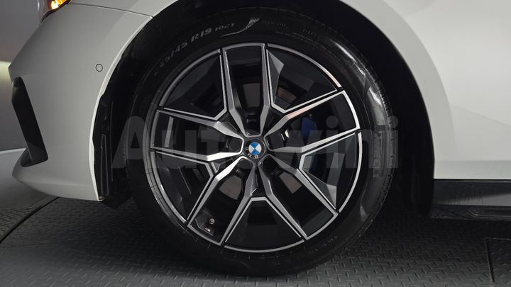 BMW 5 Series 2026 — 5