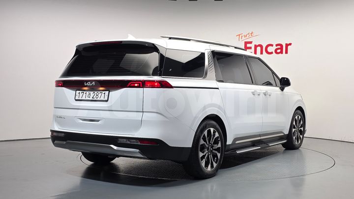 Kia Carnival 2023 — 2