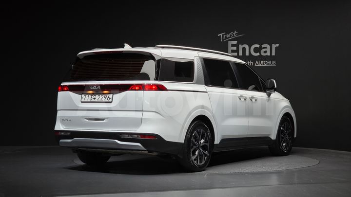 Kia Carnival 2023 — 2