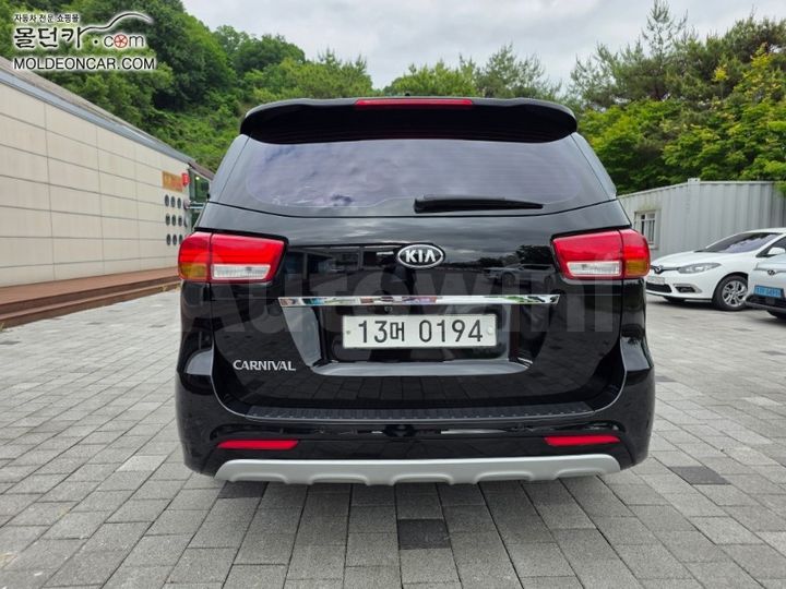 Kia Carnival 2016 KNAMC81ABHS299374 — 3