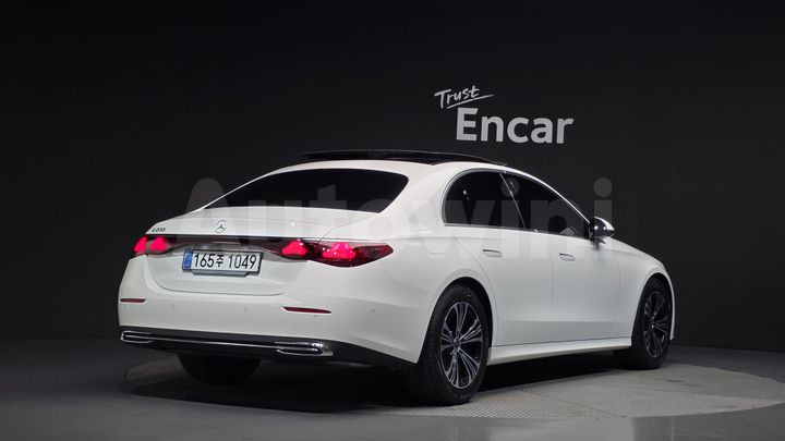 Mercedes-Benz E Class 2025 — 2