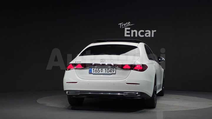 Mercedes-Benz E Class 2025 — 4