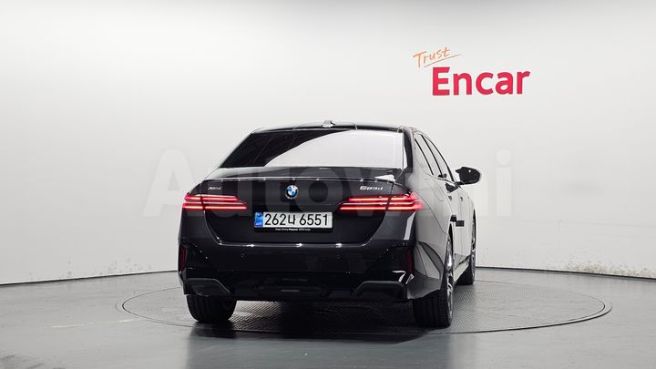BMW 5 Series 2026 — 4