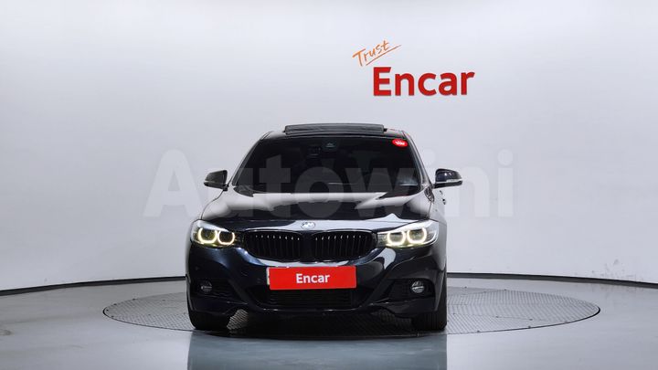 BMW 3 Series 2020 — 3
