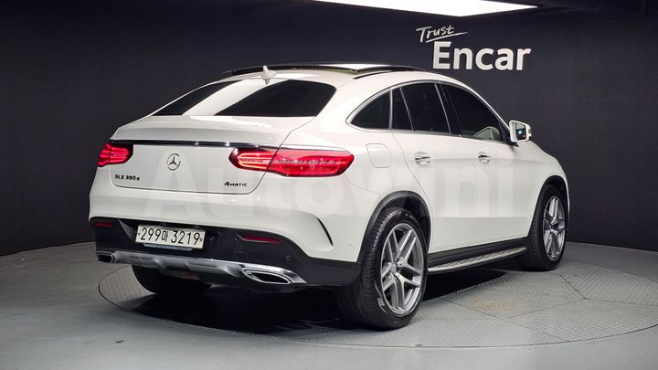 Mercedes-Benz GLE Class 2017 — 2