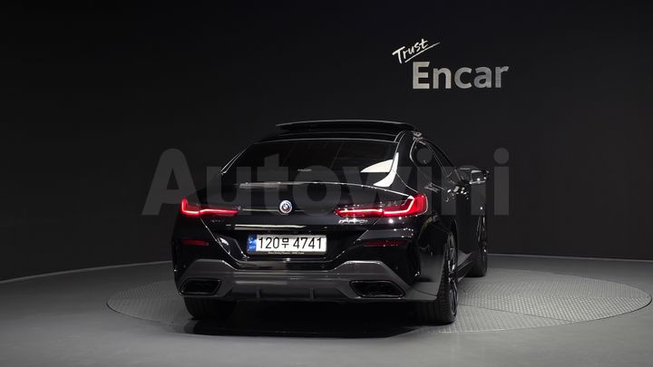 BMW 8 Series 2023 — 4