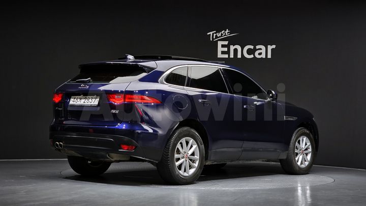 Jaguar F PACE