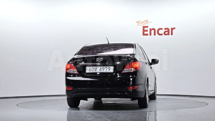 Hyundai Accent 2012 — 3