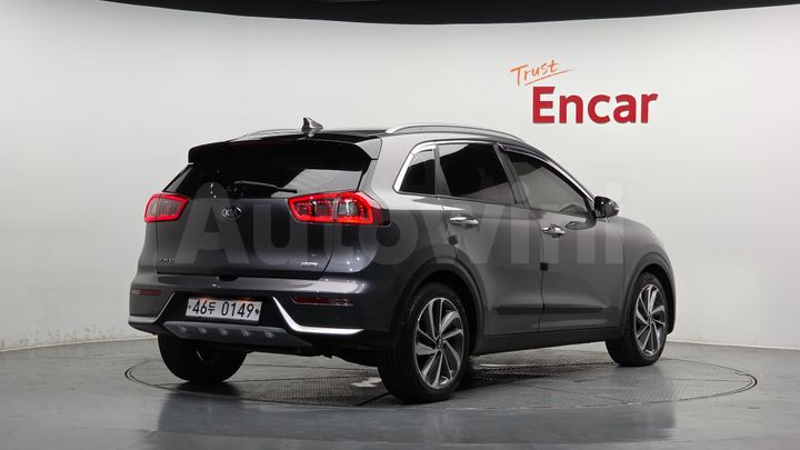 Kia Niro 2017 — 2