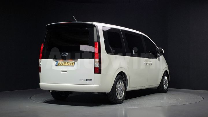 Hyundai Staria 2023 — 2