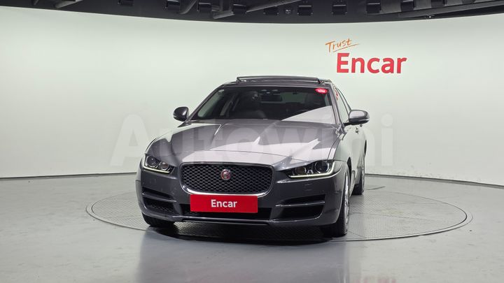 Jaguar XE 2018 — 3