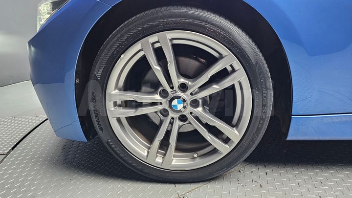 BMW 3 Series 2018 — 5