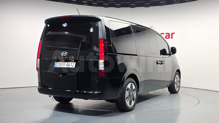 Hyundai Staria 2025 — 2