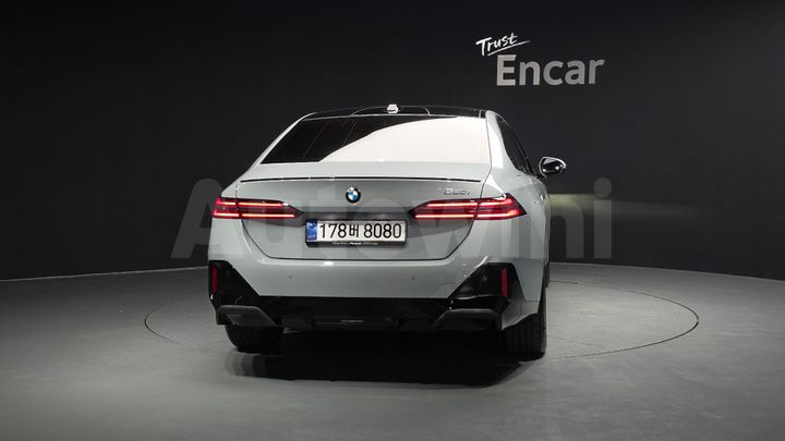 BMW 5 Series 2026 — 4