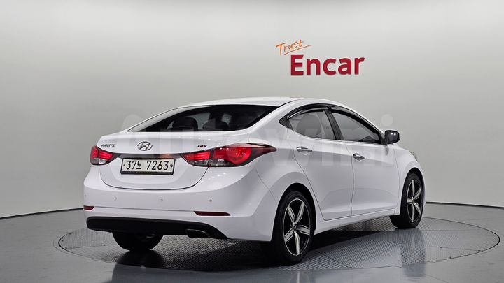 Hyundai Avante 2015 — 2
