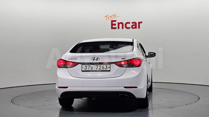 Hyundai Avante 2015 — 4