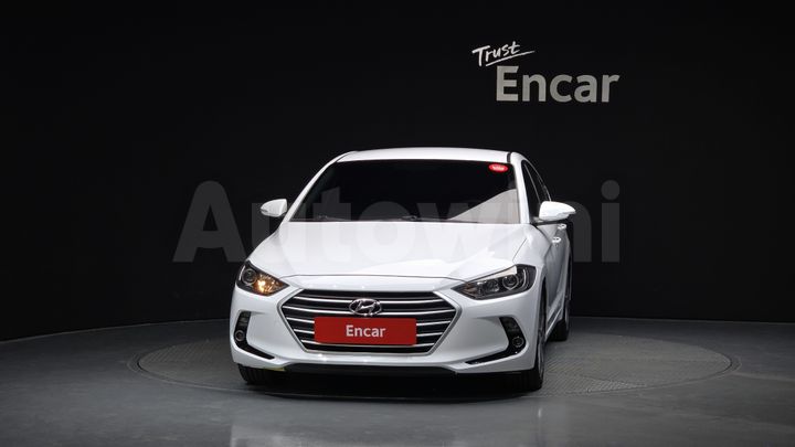 Hyundai Avante 2018 — 3