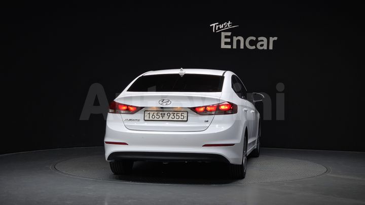 Hyundai Avante 2018 — 4
