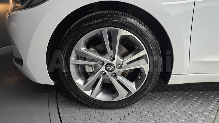Hyundai Avante 2018 — 5