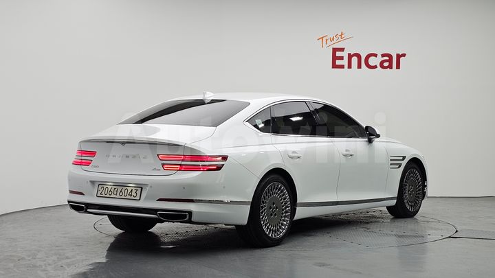 Genesis G80 2023 — 2