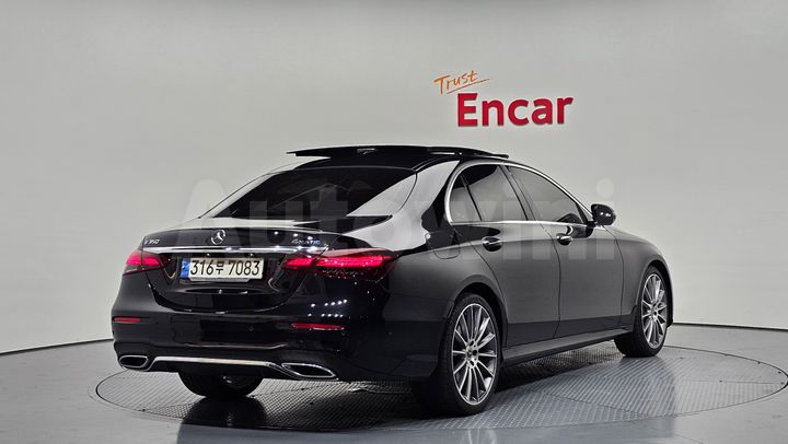 Mercedes-Benz E Class 2022 — 2