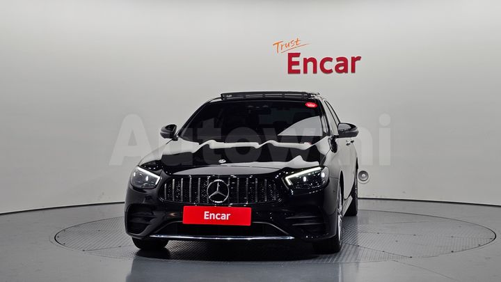 Mercedes-Benz E Class 2022 — 3