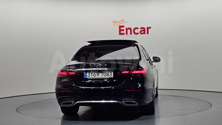 Mercedes-Benz E Class 2022 — 4