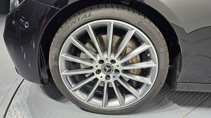 Mercedes-Benz E Class 2022 — 5