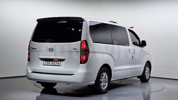 Hyundai Starex 2012 — 2