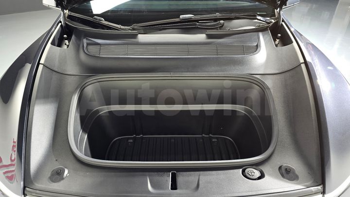 Tesla Model Y 2025 — 5