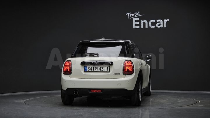 Mini Cooper 2020 — 4