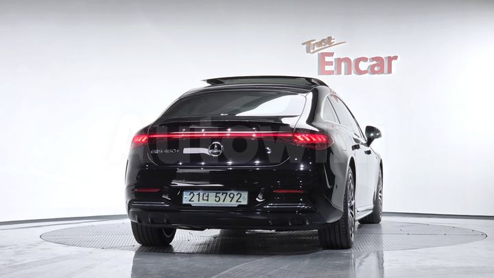 Mercedes Benz EQS 2022 — 3