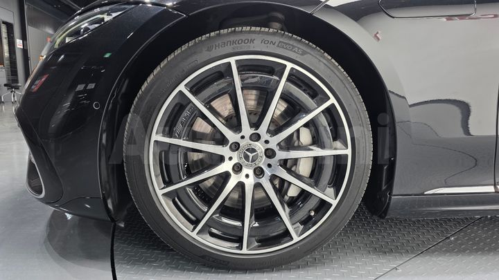 Mercedes Benz EQS 2022 — 4
