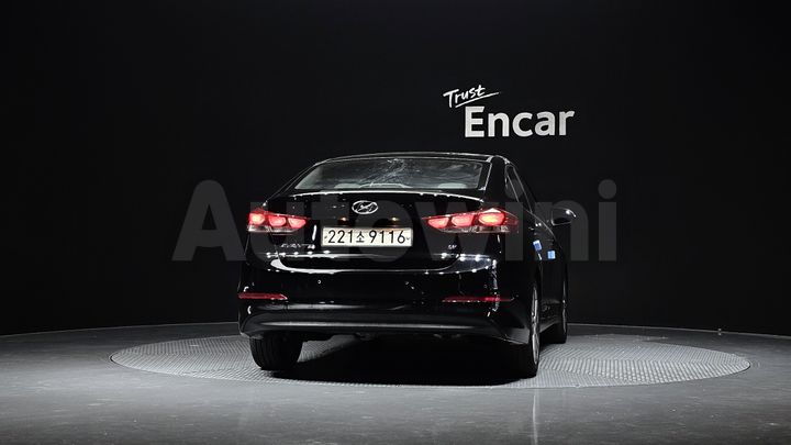 Hyundai Avante 2018 — 4