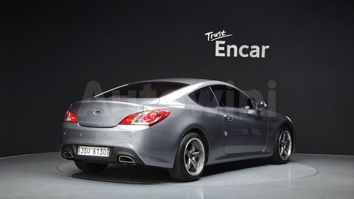 Hyundai Genesis 2010 — 2