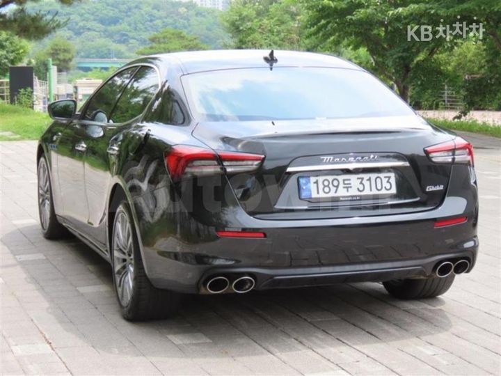 Maserati Ghibli 2022 — 4