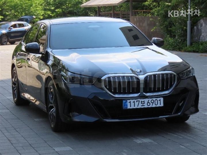 BMW 5 Series 2024 — 2