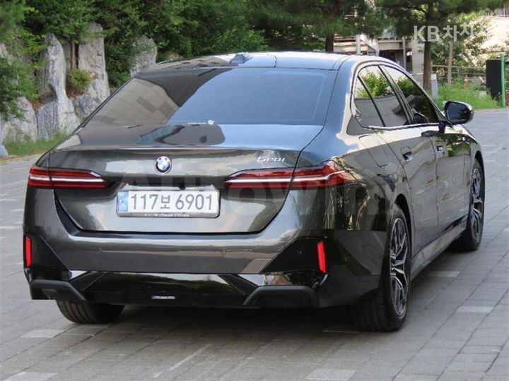 BMW 5 Series 2024 — 3