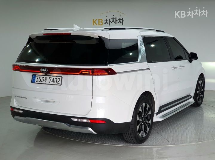 Kia Carnival 2021 KNANE81BBMS026792 — 4