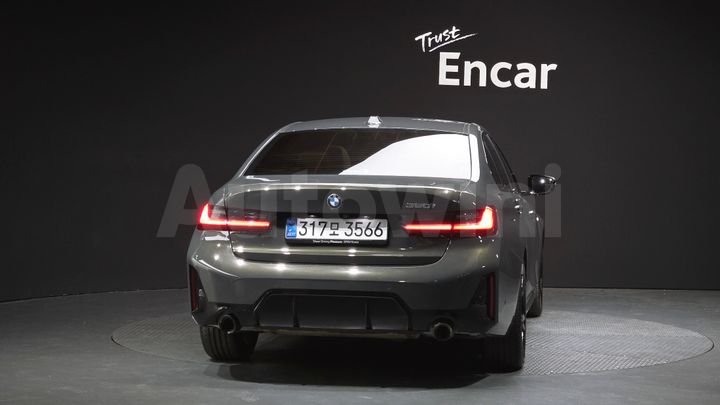BMW 3 Series 2025 — 3