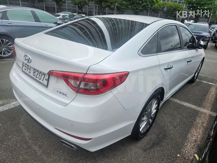 Hyundai Sonata 2015 KMHE341CBFA125355 — 4