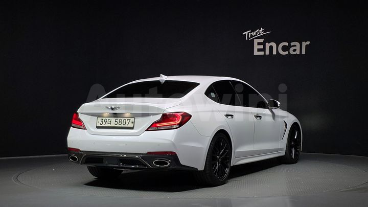 Genesis G70 2018 — 2